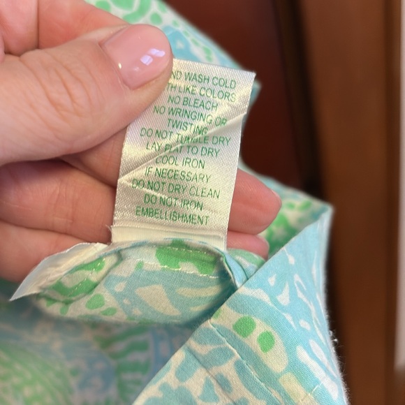 Lightweight Lilly Pulitzer top/tunic - Picture 8 of 9